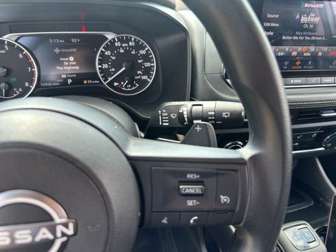 Used 2023 Nissan Rogue S AWD/4WD image 23