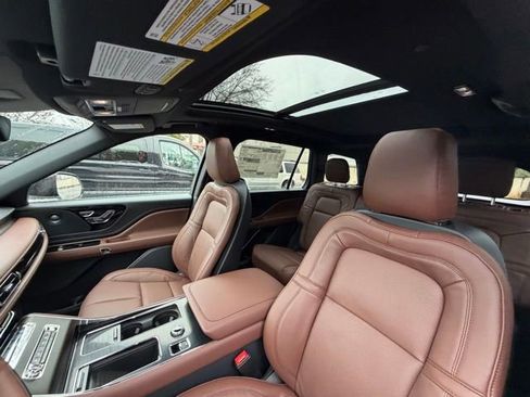 New 2026 Lincoln Aviator Reserve w/ Jet Appearance Package image 13
