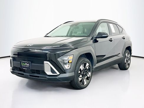 Used 2025 Hyundai Kona SEL AWD/4WD image 3