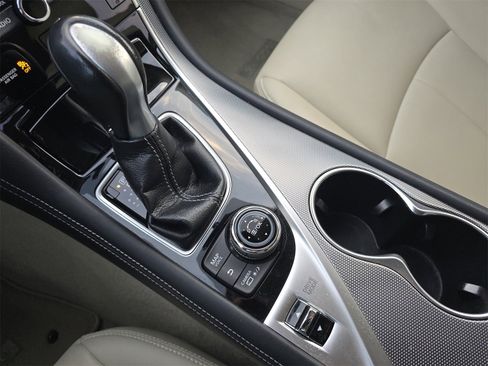 Used 2016 INFINITI Q50 3.0t Premium w/ Driver Assistance Package image 26