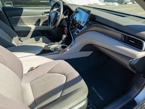 Used 2022 Toyota Camry LE w/ Carpet Mat Package (TMS) FWD image 34