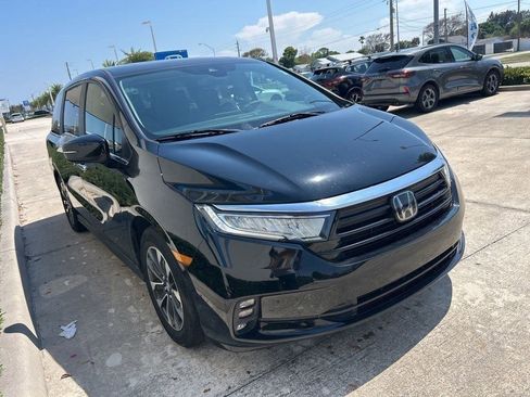 Used 2024 Honda Odyssey EX-L image 3