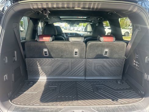 Used 2025 INFINITI QX80 Autograph w/ Autograph Exterior Package image 22