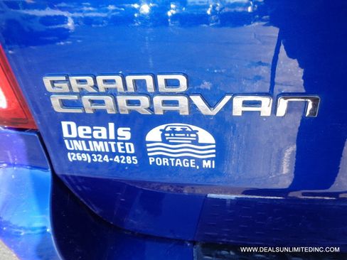Used 2018 Dodge Grand Caravan SE image 5