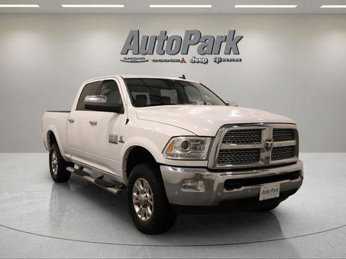 Used 2016 RAM 2500 Laramie AWD/4WD image 2