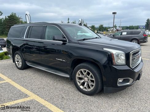 Used 2016 GMC Yukon XL SLT w/ Open Road Package AWD/4WD image 1