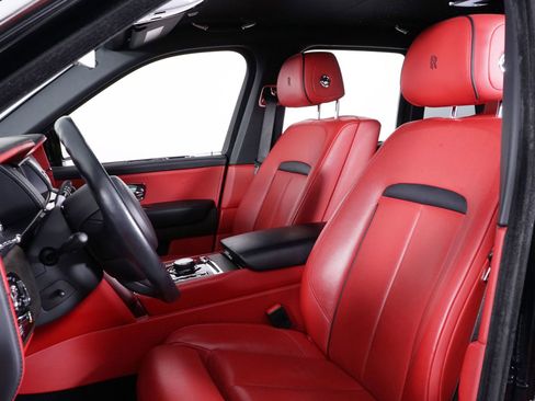 Used 2022 Rolls-Royce Cullinan w/ Cullinan Package image 4