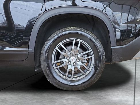 Used 2025 GMC Acadia Elevation image 30