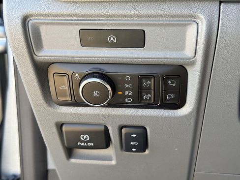 Used 2025 Ford F150 Lariat AWD/4WD image 17