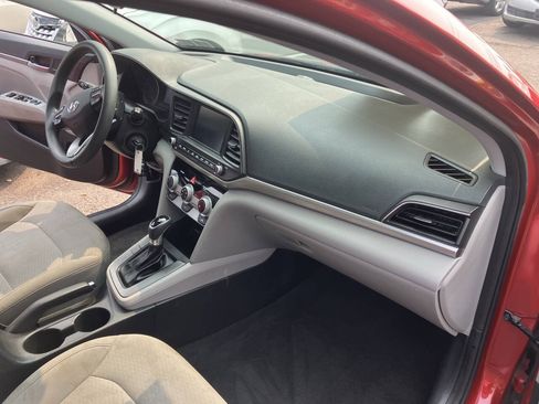 Used 2019 Hyundai Elantra SEL FWD image 19