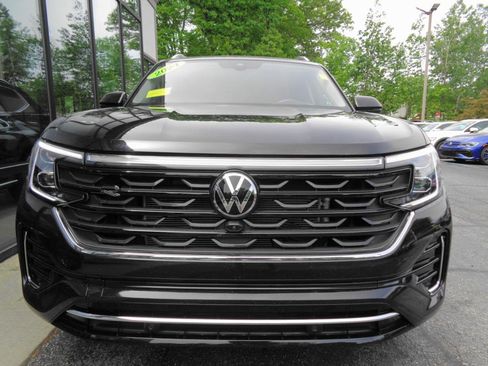Used 2024 Volkswagen Atlas SEL Premium R-Line AWD/4WD image 2