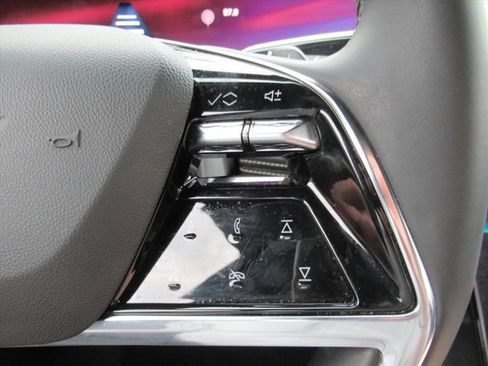 Certified 2025 Cadillac Escalade Premium Luxury w/ LPO, Radiant Package AWD/4WD image 25