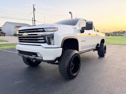 Used 2022 Chevrolet Silverado 2500 High Country w/ Technology Package AWD/4WD image 1