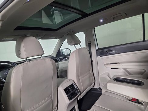 Used 2021 Volkswagen Atlas SE w/ Panoramic Sunroof Package FWD image 24