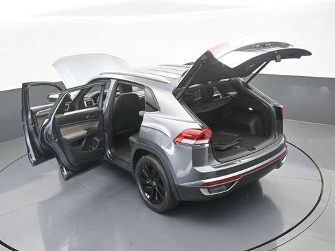 Used 2022 Volkswagen Atlas Cross Sport SE w/ Black Wheel Package image 69