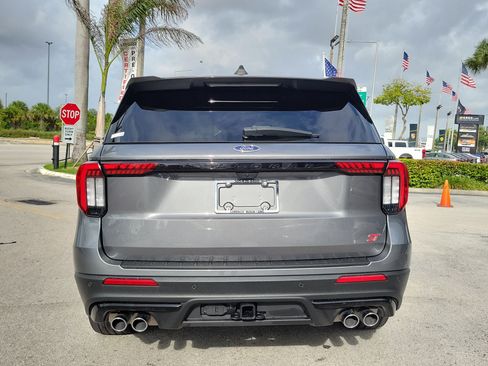 Used 2025 Ford Explorer ST AWD/4WD image 6