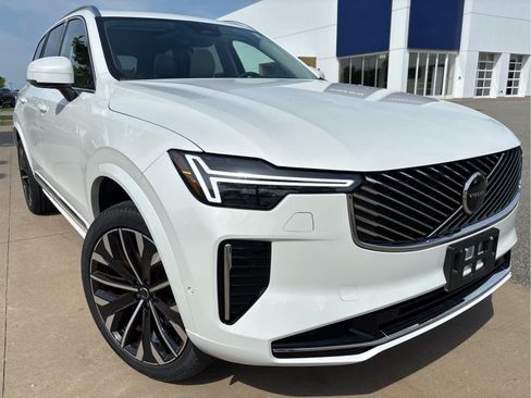 Used 2026 Volvo XC90 B6 Ultra w/ Protection Package AWD/4WD image 35