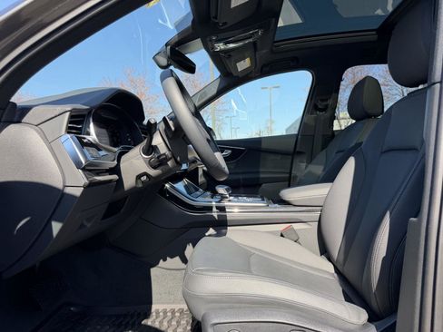 Used 2025 Audi Q7 2.0T Premium w/ Convenience Plus Package AWD/4WD image 14