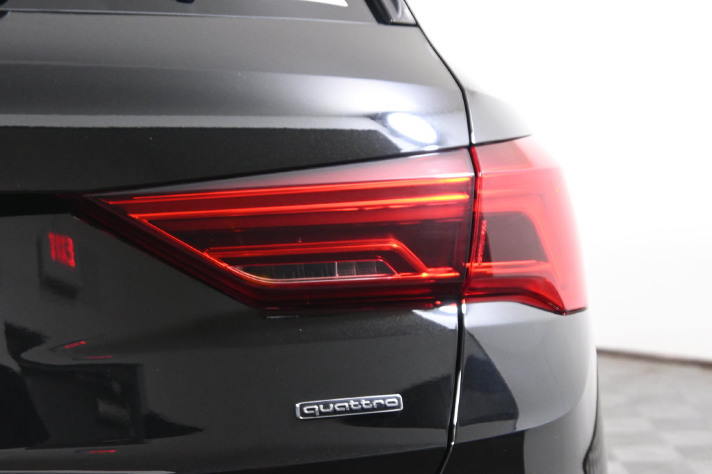 Used 2019 Audi Q3 2.0T Premium Plus w/ Premium Plus Package AWD/4WD image 13