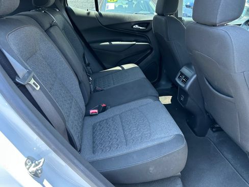 Used 2024 Chevrolet Equinox LT FWD image 17