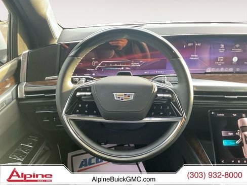 Used 2025 Cadillac Escalade Sport Platinum image 12