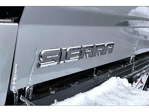 Used 2017 GMC Sierra 3500 SLE image 25