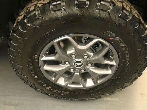 New 2025 Ford Bronco Badlands image 9