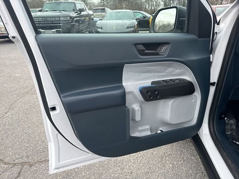 Used 2025 Ford Maverick XLT w/ Equipment Group 302A image 22