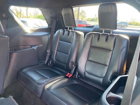 Used 2018 Ford Explorer Limited image 26