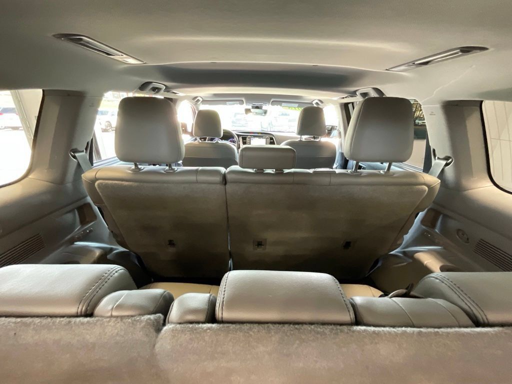 Used 2018 Toyota Highlander XLE AWD/4WD image 25