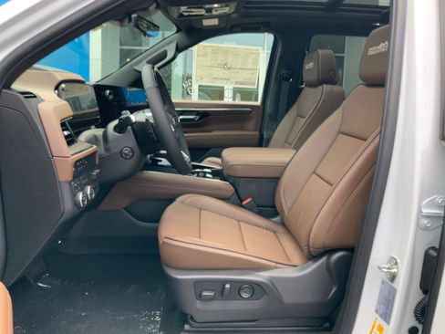 New 2026 Chevrolet Tahoe High Country AWD/4WD image 11