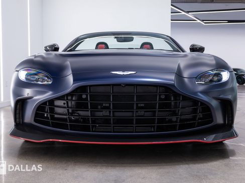 Used 2023 Aston Martin V12 Vantage Roadster RWD image 4