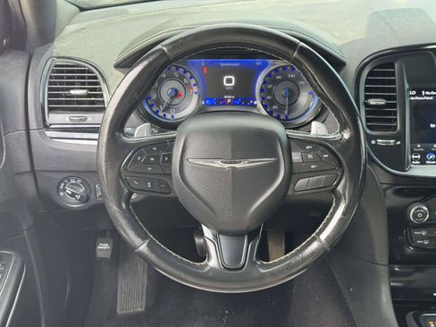 Used 2019 Chrysler 300 S RWD image 11