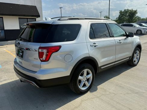 Used 2017 Ford Explorer XLT AWD/4WD image 15