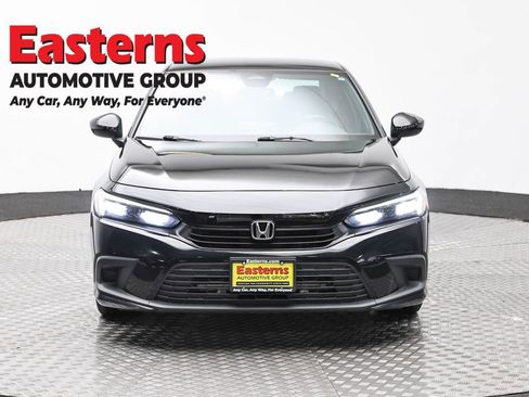 Used 2023 Honda Civic Sport image 2