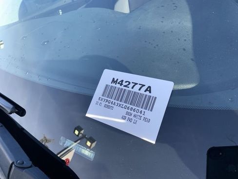 Used 2020 Kia Sorento LX image 36