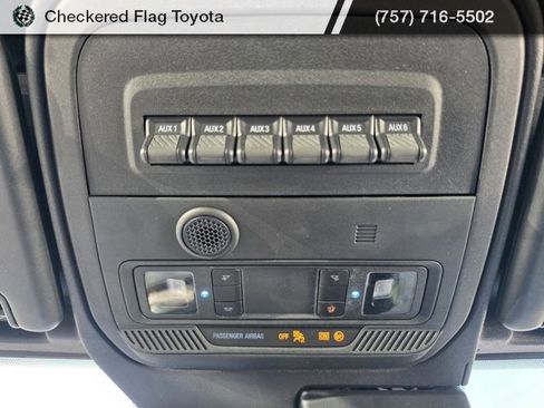 Used 2022 Ford Bronco Outer Banks w/ Sasquatch Package image 11