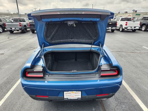 Used 2022 Dodge Challenger R/T RWD image 10