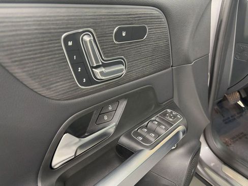 Used 2023 Mercedes-Benz EQB 300 4MATIC w/ Pinnacle Package image 6