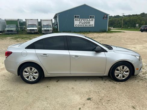 Used 2016 Chevrolet Cruze LS FWD image 5