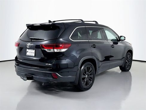 Used 2019 Toyota Highlander SE image 5