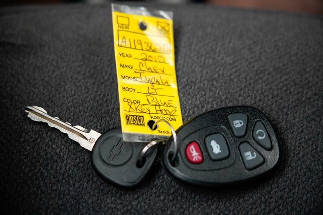 Used 2010 Chevrolet Impala LT FWD image 32