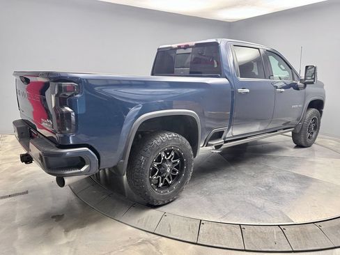 Used 2021 Chevrolet Silverado 2500 High Country w/ Z71 Off-Road Package AWD/4WD image 5