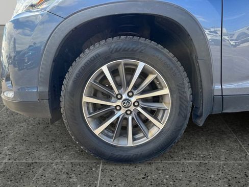 Used 2019 Toyota Highlander XLE image 11
