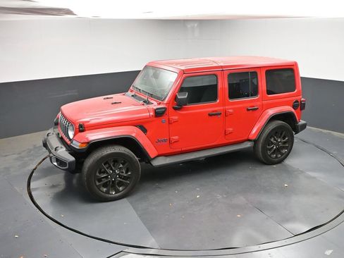 Used 2025 Jeep Wrangler Unlimited Sahara image 19