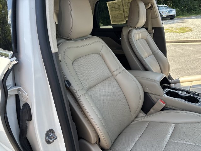 Used 2022 Lincoln Corsair AWD w/ Equipment Group 101A image 23