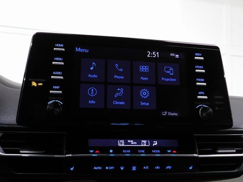 Used 2021 Toyota Sienna XLE image 52