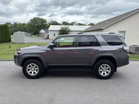 Used 2016 Toyota 4Runner Trail AWD/4WD image 7