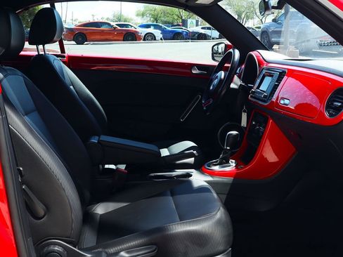 Used 2018 Volkswagen Beetle 2.0T SE image 33