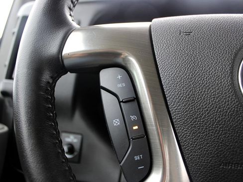 Used 2018 Chevrolet Express 2500 w/ Driver Convenience Package image 11